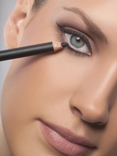 Trucco da mal di testa: quali sono gli occhi veri?